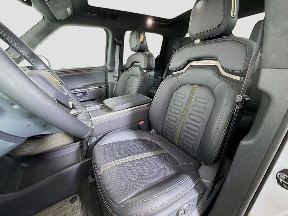 2023 Rivian R1T - Image 12 of 21