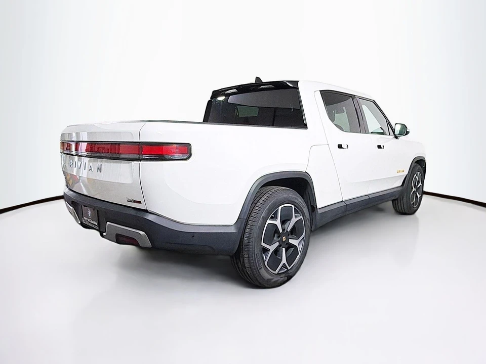 2023 Rivian R1T - Image 8 of 21