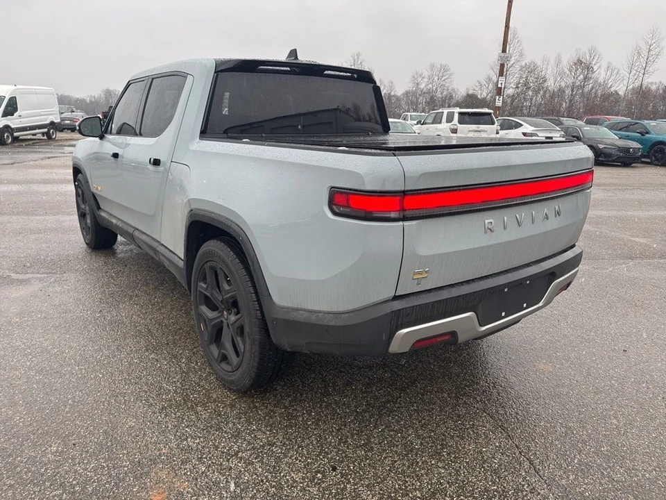 2023 Rivian R1T - Image 2 of 6