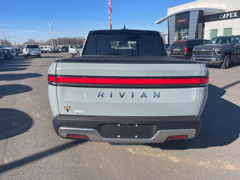 2023 Rivian R1T - Image 4 of 12