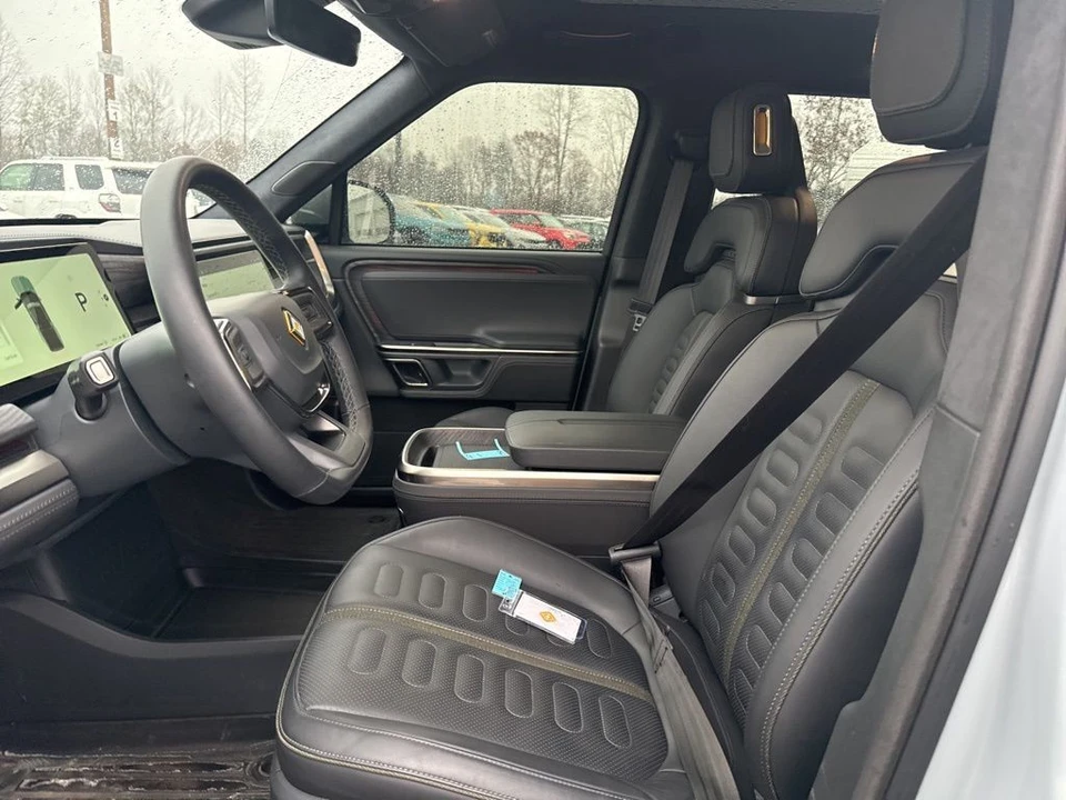 2023 Rivian R1T - Image 5 of 6