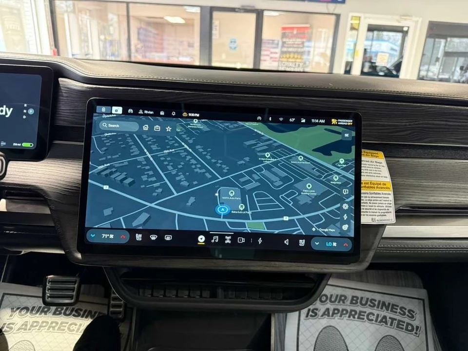 2023 Rivian R1T - Image 15 of 21