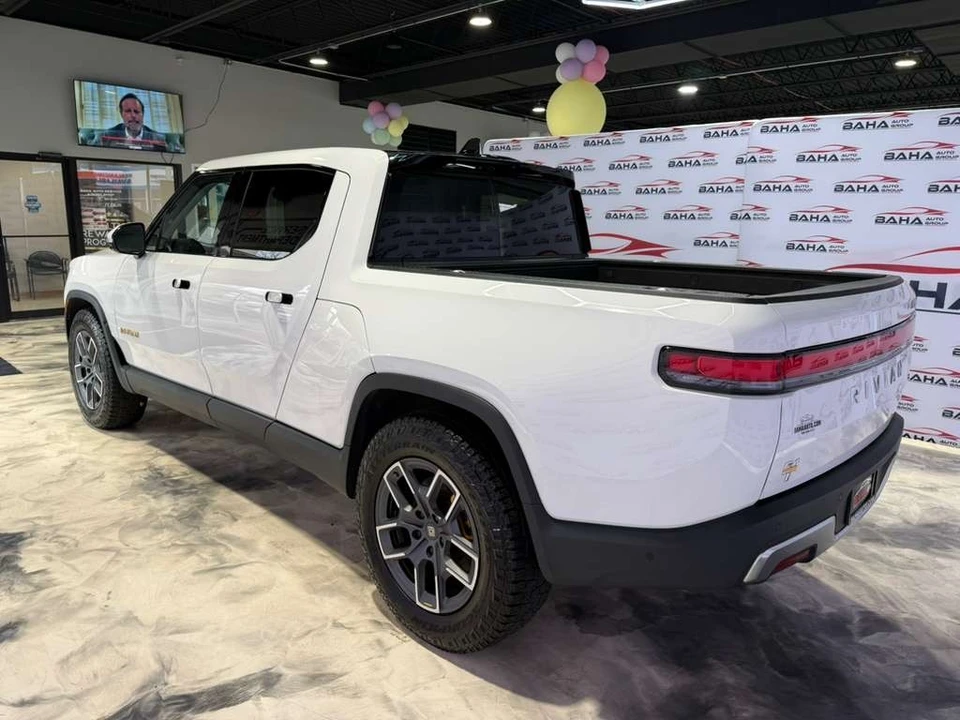 2023 Rivian R1T - Image 10 of 21