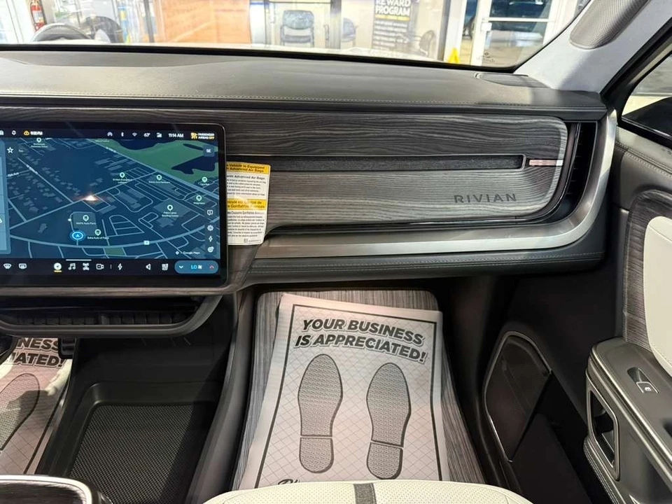 2023 Rivian R1T - Image 18 of 21