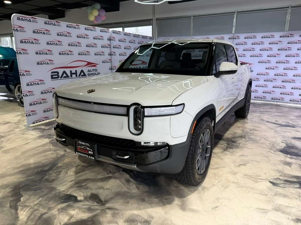 2023 Rivian R1T - Image 2 of 21