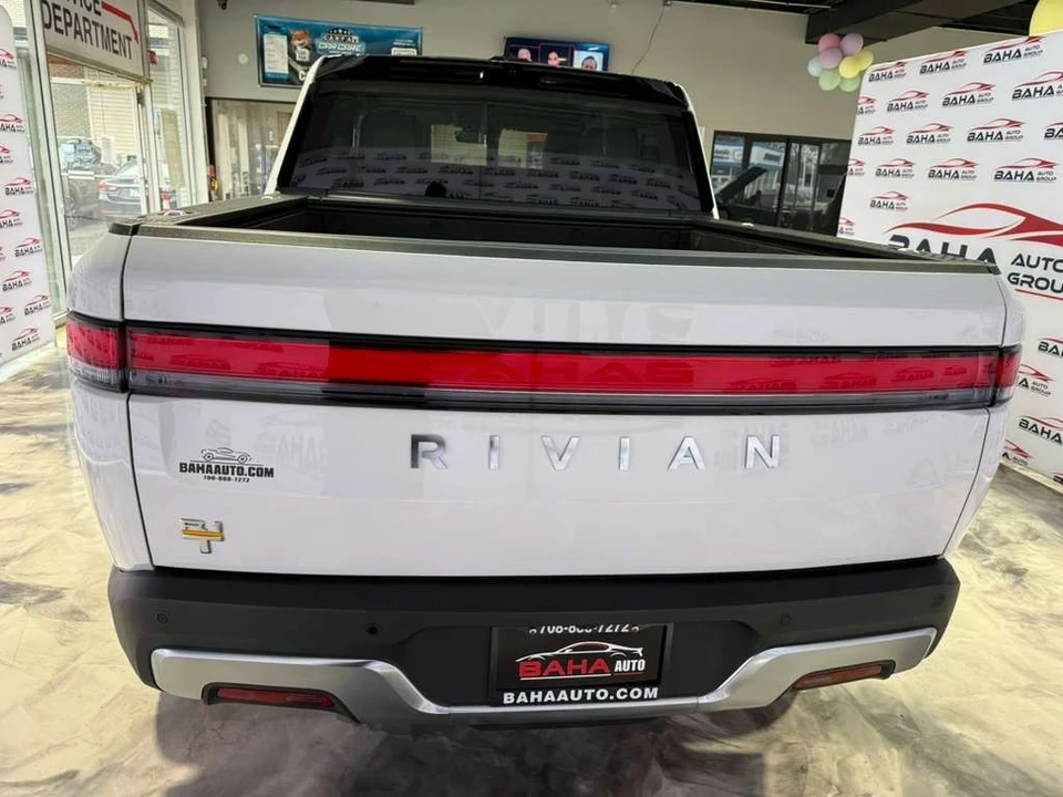 2023 Rivian R1T - Image 9 of 21