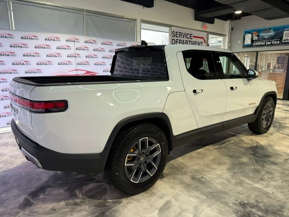 2023 Rivian R1T - Image 8 of 21