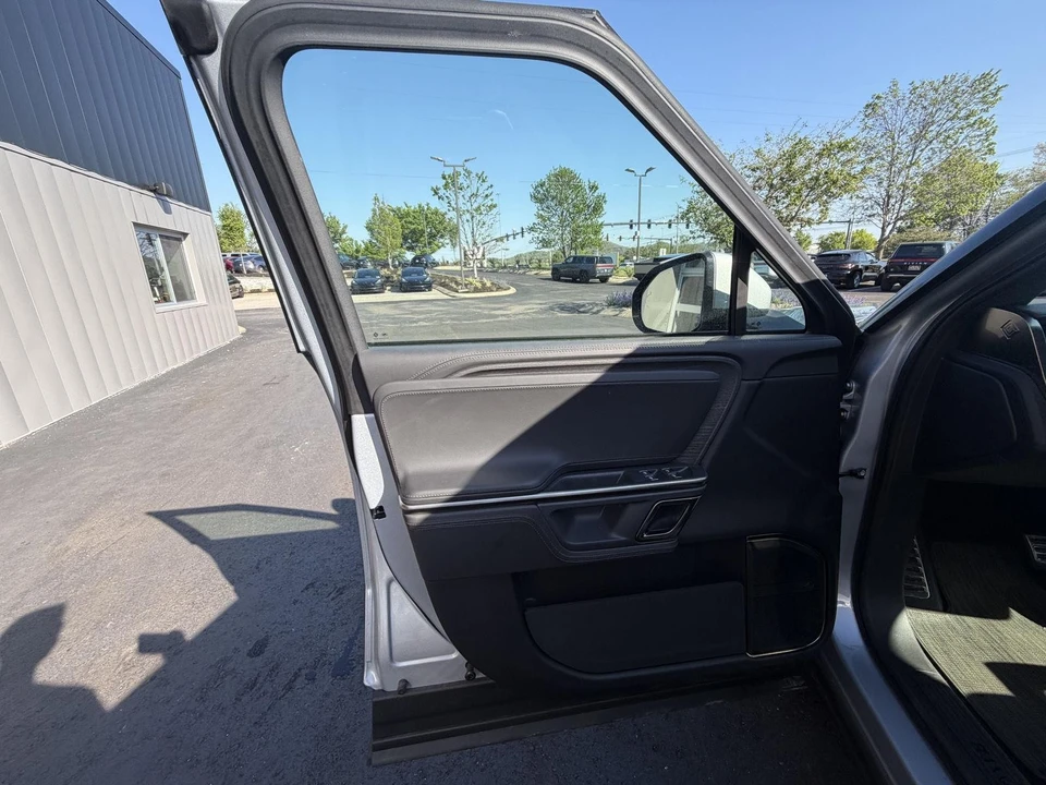 2023 Rivian - Image 12 of 19