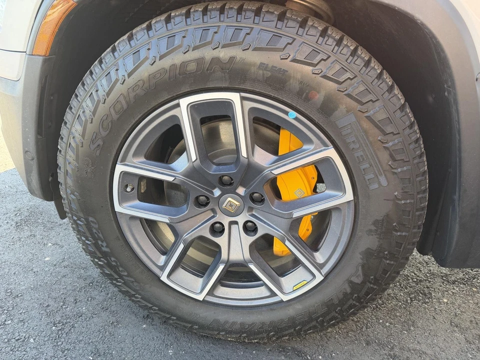 2023 Rivian - Image 19 of 19