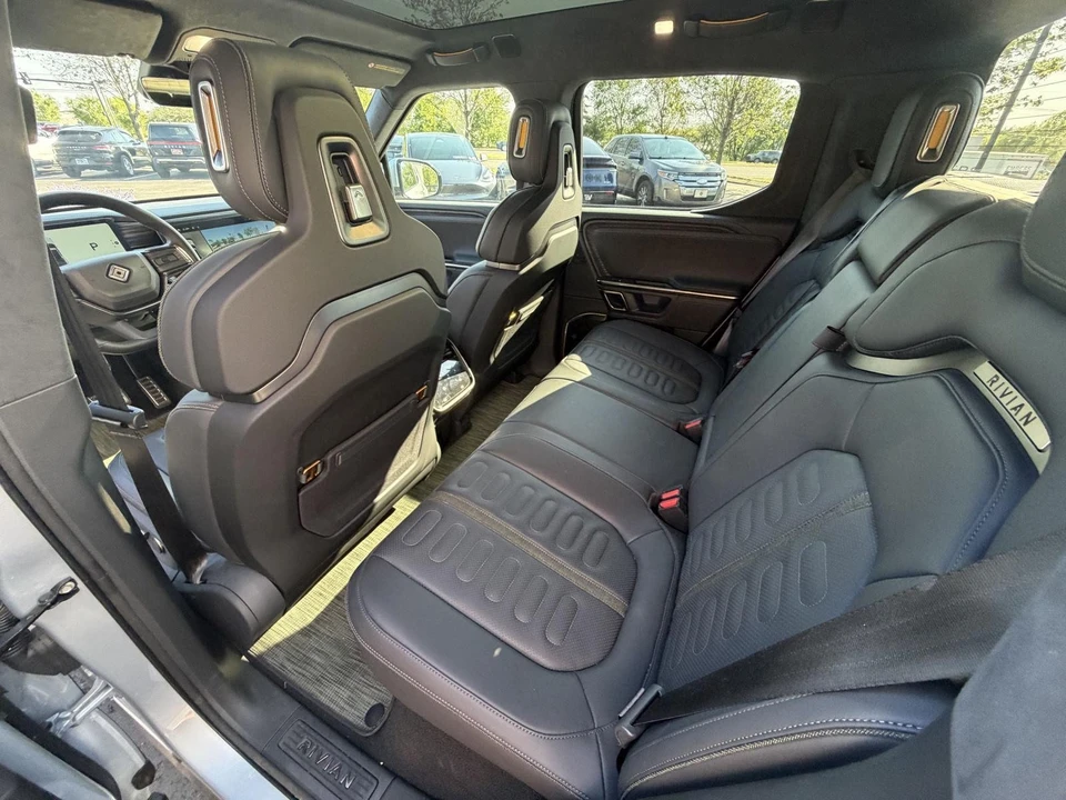 2023 Rivian - Image 16 of 19