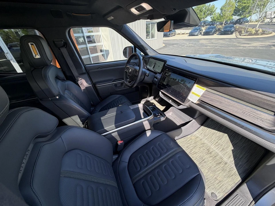 2023 Rivian - Image 10 of 19