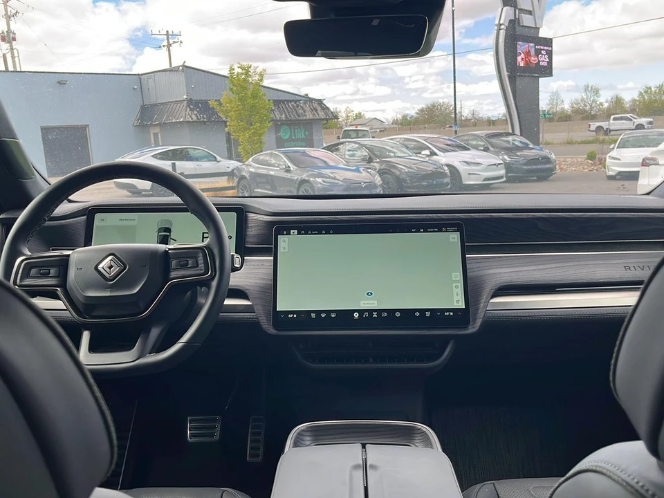 2023 Rivian - Image 23 of 29