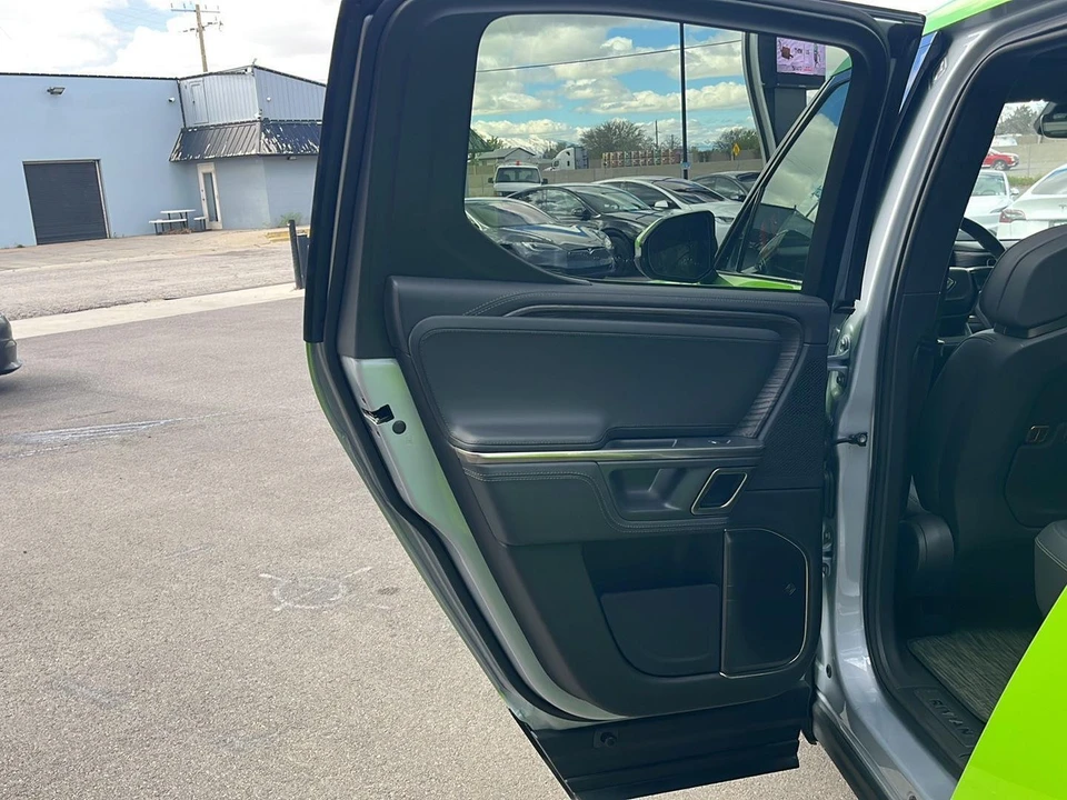 2023 Rivian R1T - Image 17 of 29
