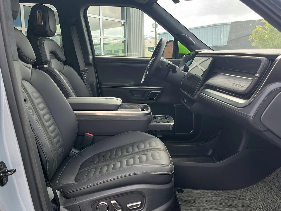 2023 Rivian R1T - Image 26 of 29