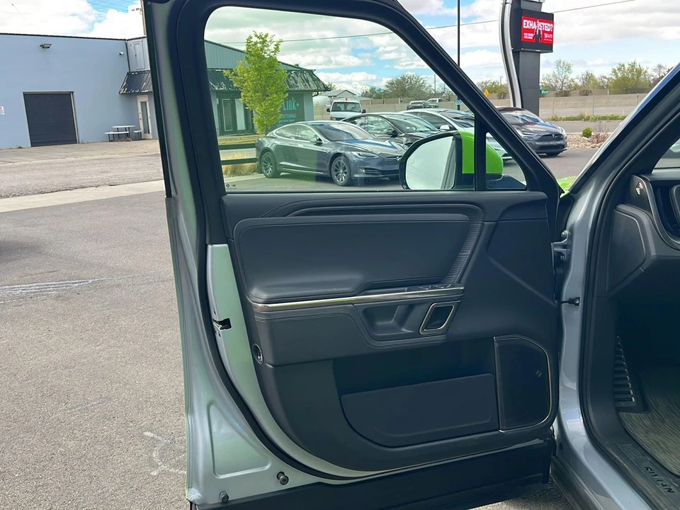 2023 Rivian R1T - Image 14 of 29