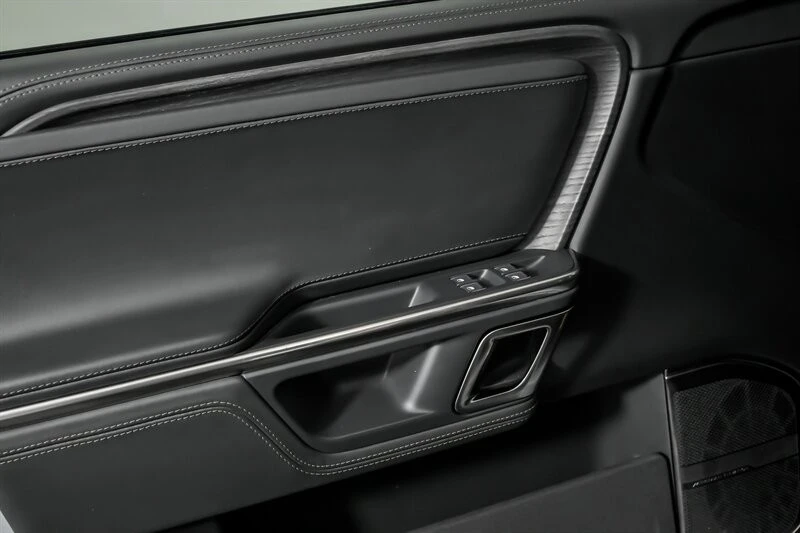 2023 Rivian R1S - Image 15 of 21