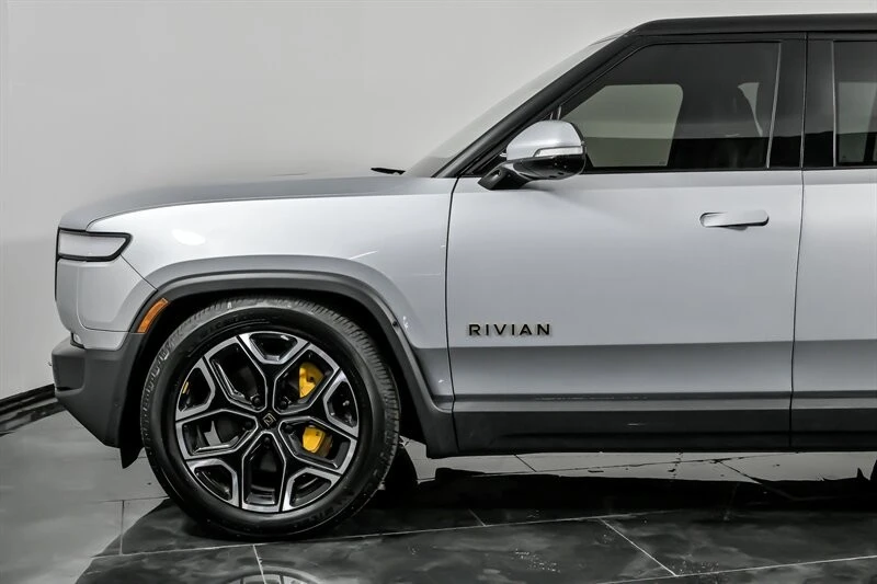 2023 Rivian R1S - Image 6 of 21