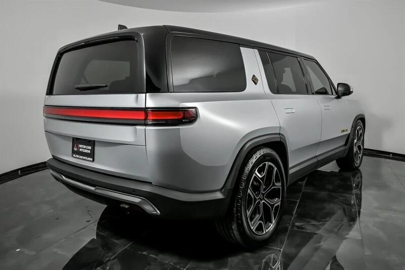 2023 Rivian R1S - Image 11 of 21