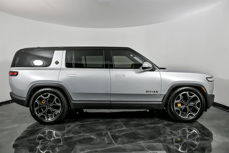 2023 Rivian R1S - Image 13 of 21
