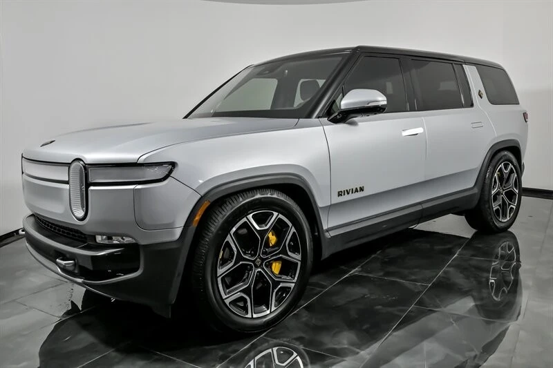2023 Rivian R1S - Image 5 of 21