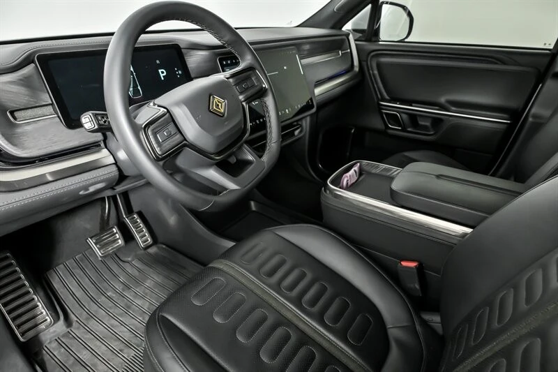 2023 Rivian R1S - Image 18 of 21