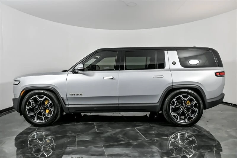 2023 Rivian R1S - Image 7 of 21