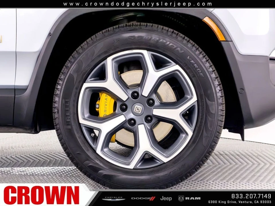 2023 Rivian R1S - Image 9 of 12
