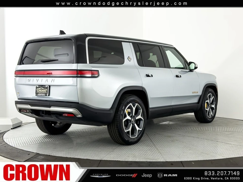 2023 Rivian R1S - Image 8 of 12