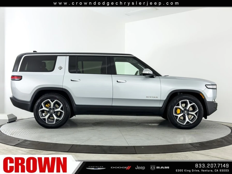 2023 Rivian R1S - Image 7 of 12