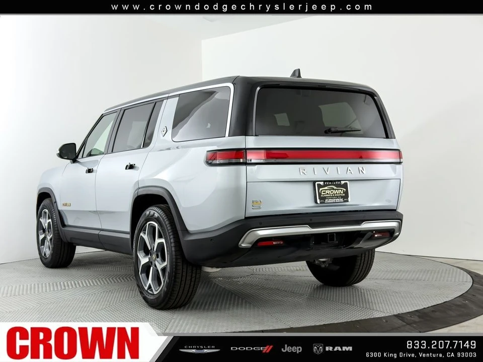 2023 Rivian R1S - Image 5 of 12