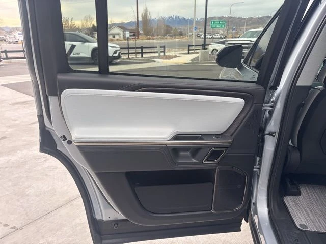 2023 Rivian R1S - Image 15 of 21