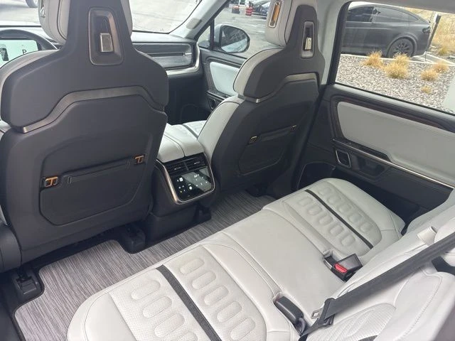 2023 Rivian R1S - Image 17 of 21