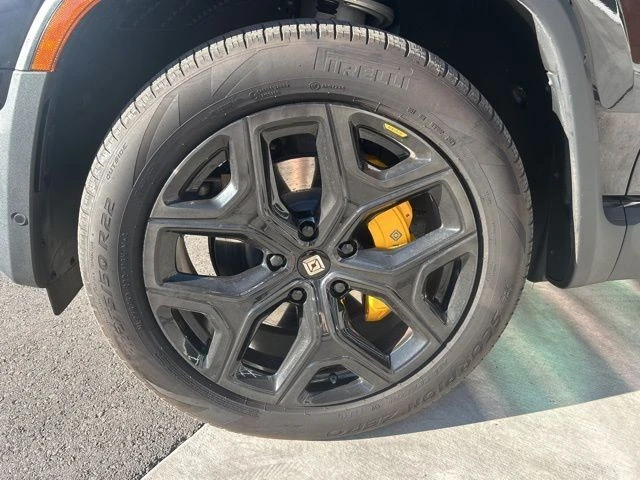 2023 Rivian R1S - Image 10 of 21