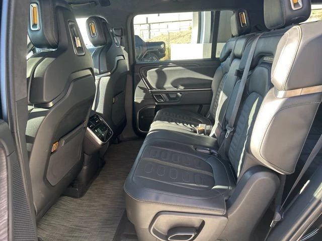 2023 Rivian R1S - Image 16 of 21