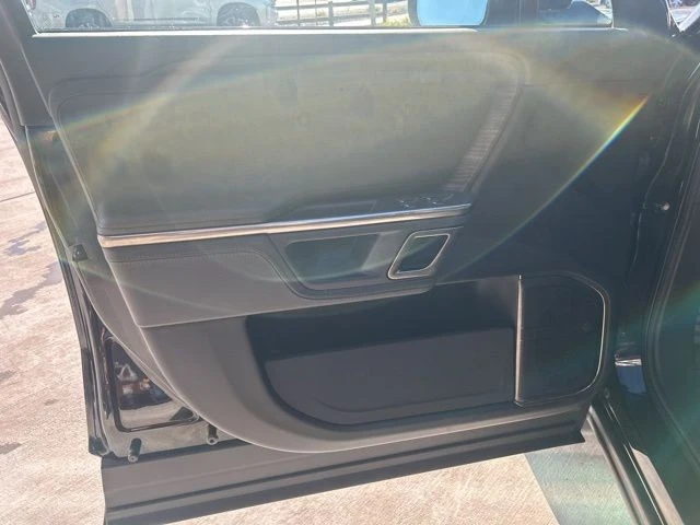 2023 Rivian R1S - Image 11 of 21