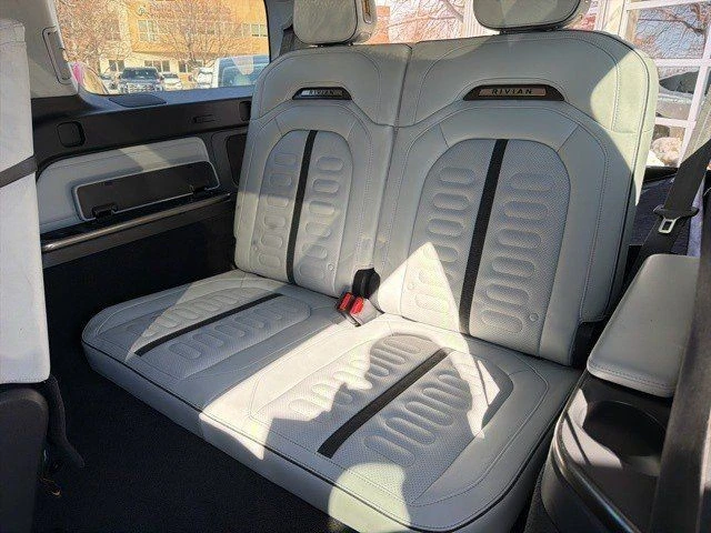 2023 Rivian R1S - Image 15 of 16