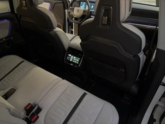 2023 Rivian R1S - Image 21 of 21