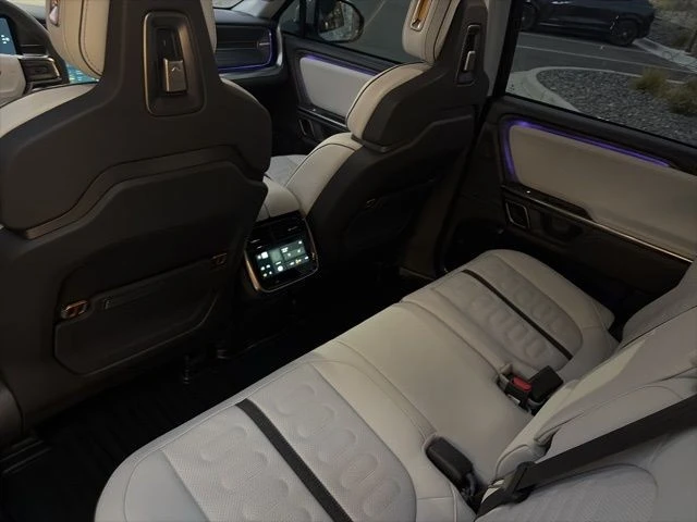 2023 Rivian R1S - Image 15 of 21