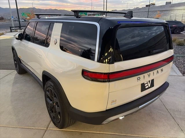 2023 Rivian R1S - Image 6 of 21