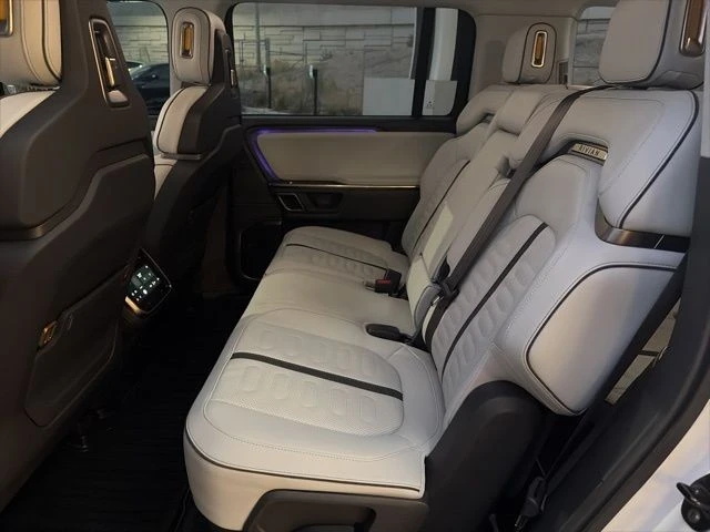 2023 Rivian R1S - Image 16 of 21