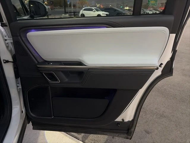 2023 Rivian R1S - Image 20 of 21