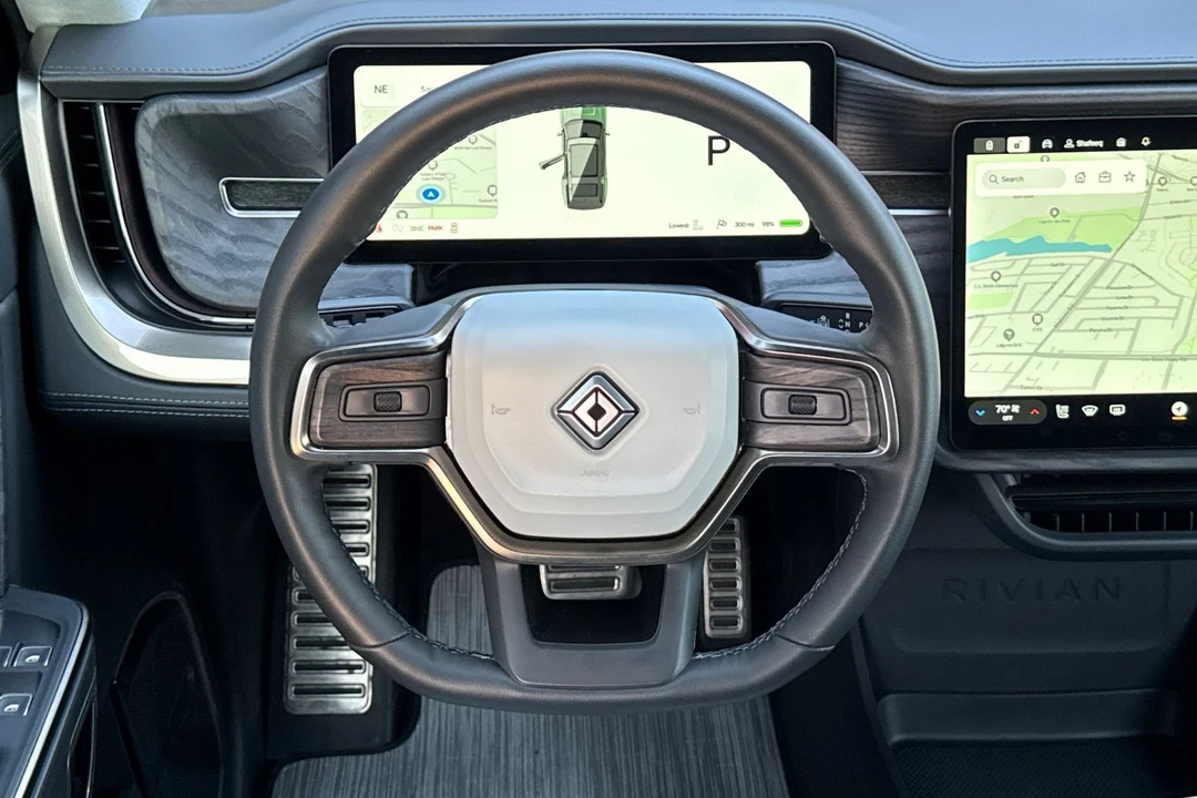 2023 Rivian R1S - Image 16 of 21