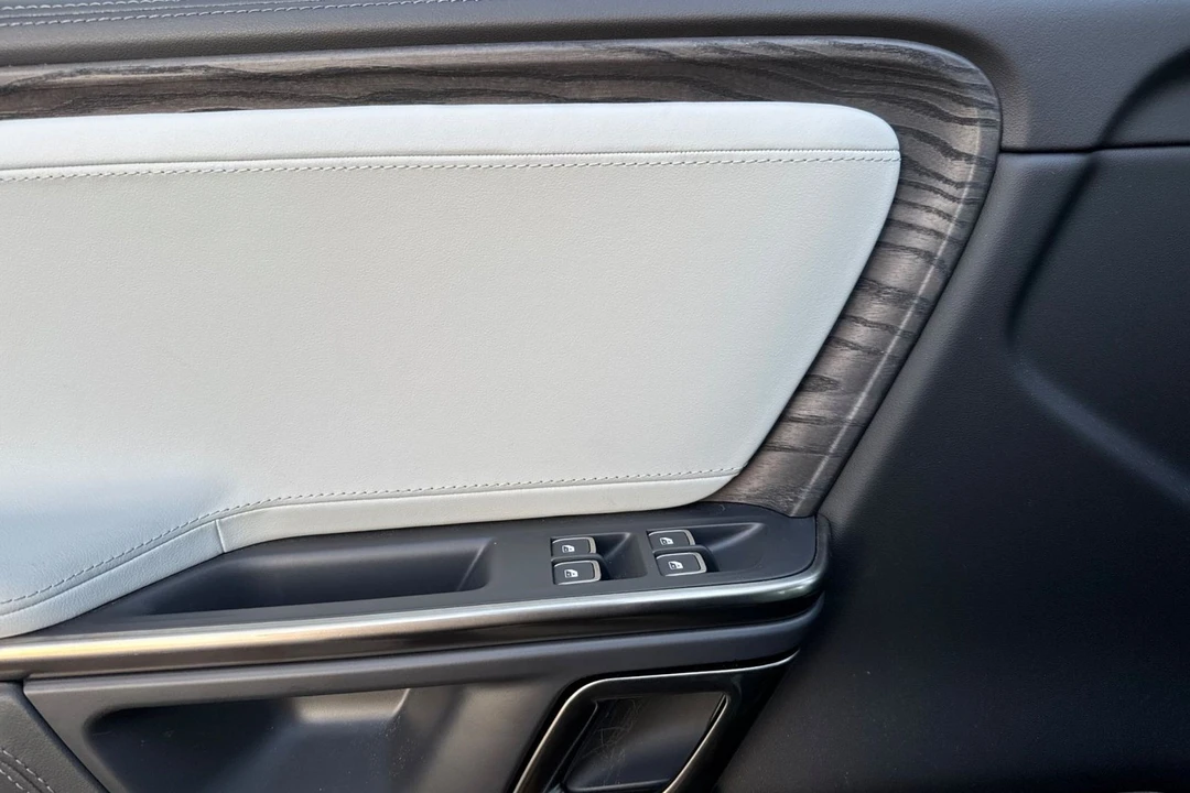 2023 Rivian R1S - Image 12 of 21