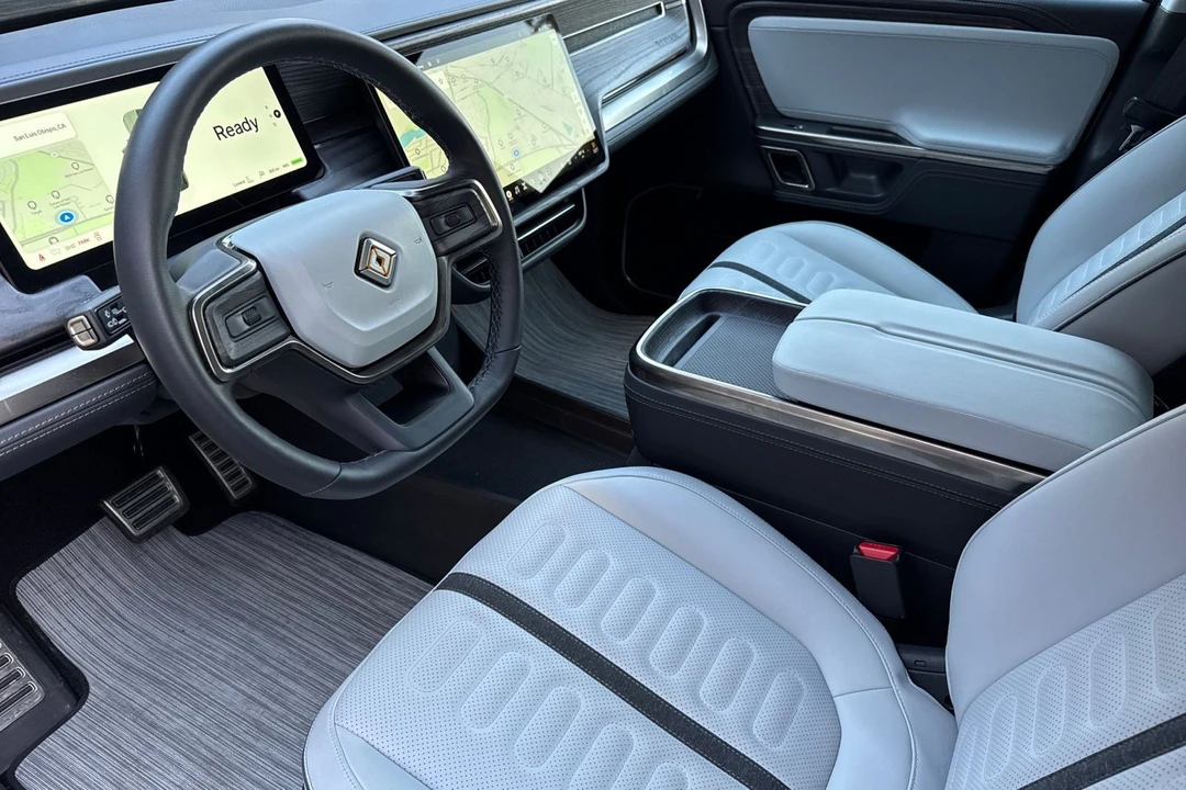 2023 Rivian R1S - Image 4 of 21