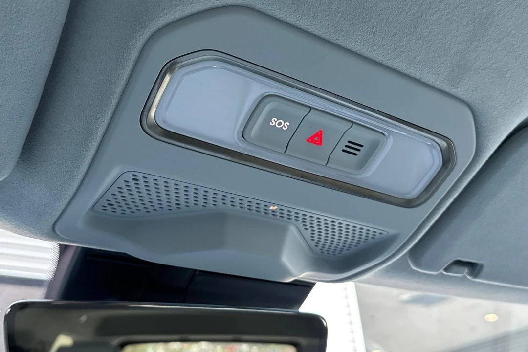 2023 Rivian R1S - Image 21 of 21