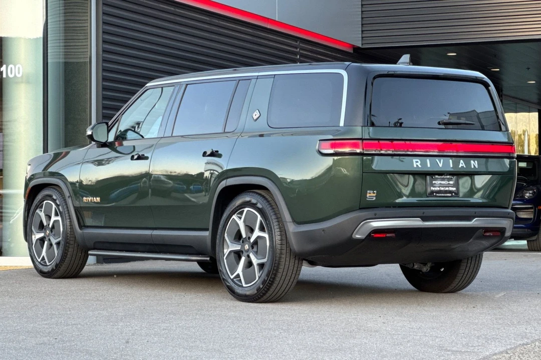 2023 Rivian R1S - Image 3 of 21
