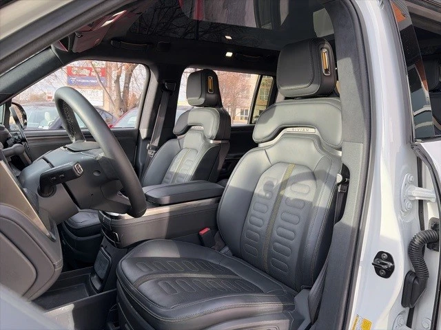 2023 Rivian R1S - Image 13 of 21