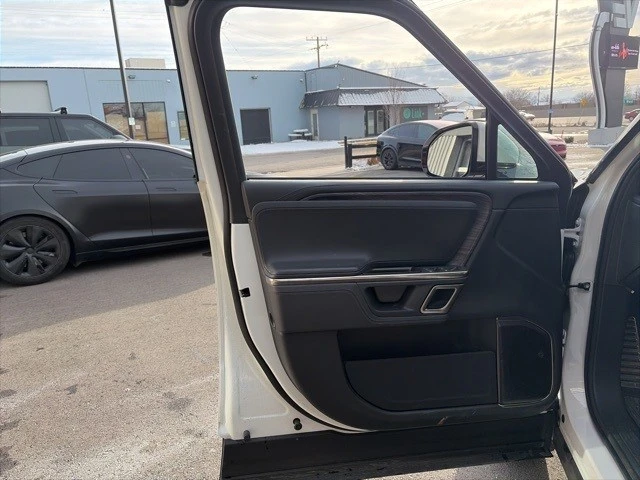 2023 Rivian R1S - Image 11 of 21