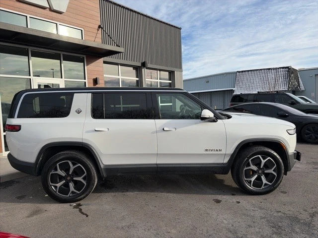 2023 Rivian R1S - Image 9 of 21