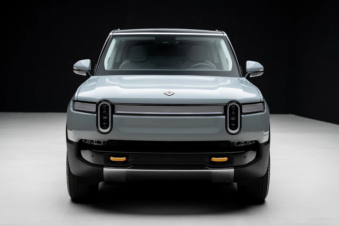 2023 Rivian R1S - Image 6 of 12